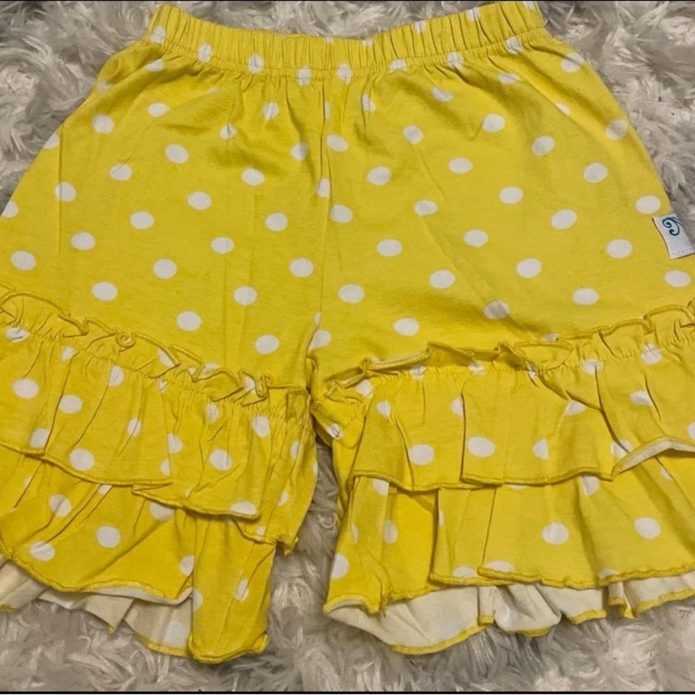 Momi boutique Yellow Polka Dot Ruffle Shorts for Kids size 6 years